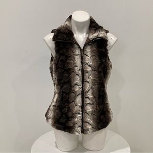 GO COCO brown faux fur zip vest M